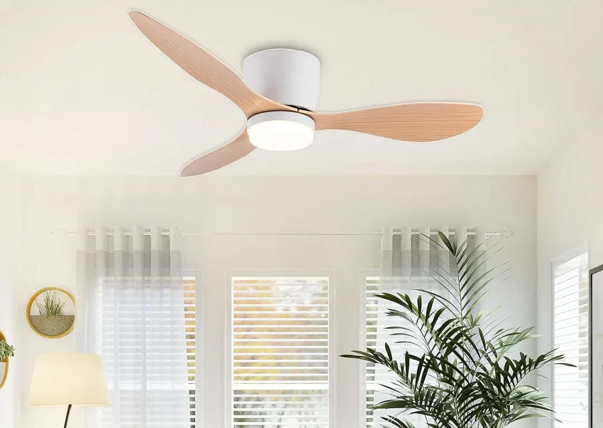 Ventilador de Teto em Uma sala com móveis